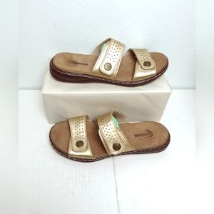 Cushionaire 8.5M Metallic Gold Slide Sandal Wide Straps